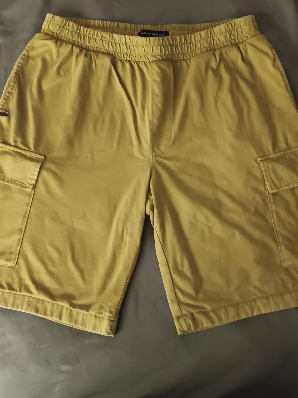 Banana Republic Men's Cargo Shorts in Mustard Yellow Medium Tall 32